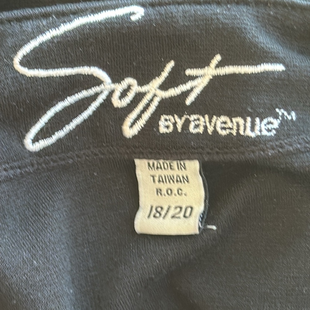 Soft by Avenue Jacket (Size 18/20) - Picture 9 of 11